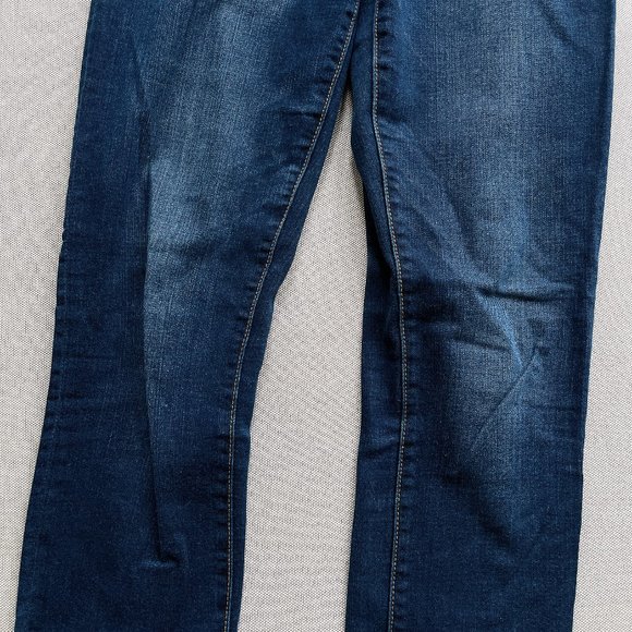 95% new A&F jeans - Picture 3 of 6